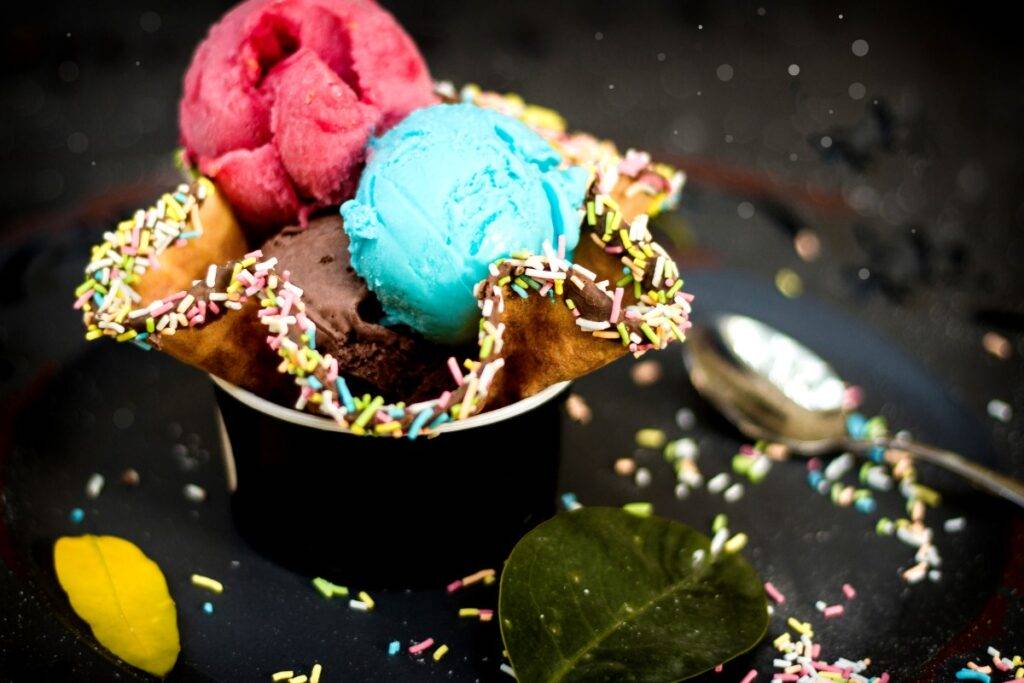 ice-cream-waffle-with-candies (2)
